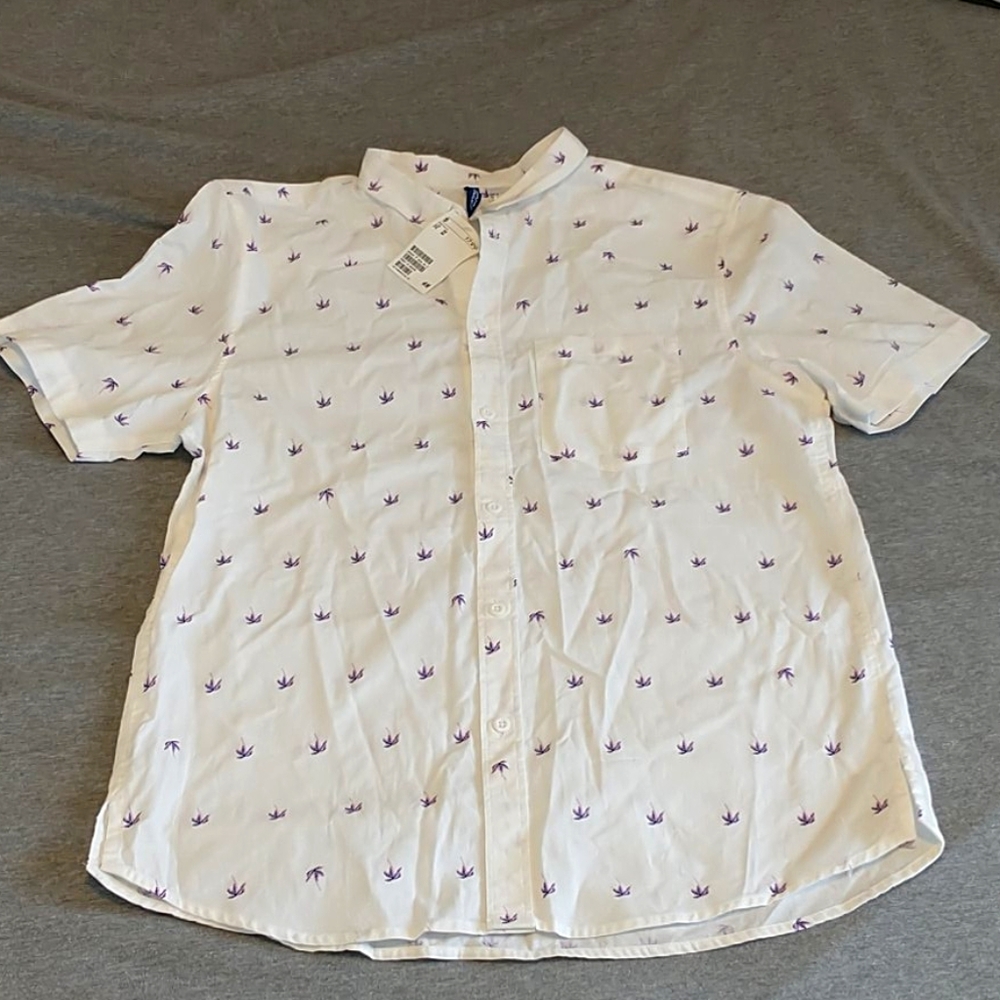 Short sleeve button down shirt.